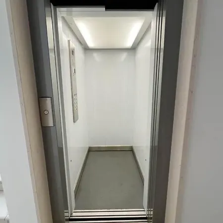 Apartament Mare *
